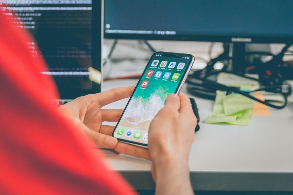 8 Best AI Writing Generators for Every Need 1 AI writing apps